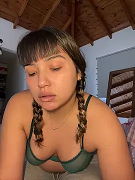 miicbebita online show from June 12, 2026, 5:54 pm