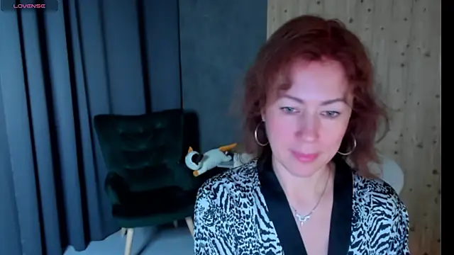 LeticiaRomano online show from April 20, 2026, 4:04 am