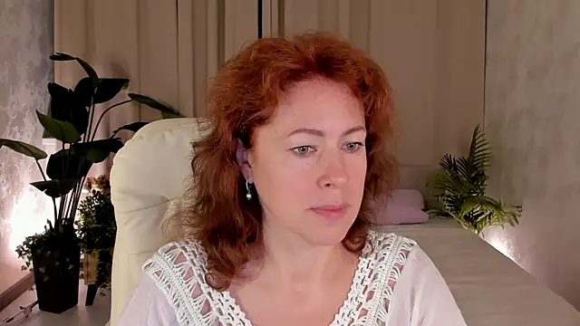 LeticiaRomano online show from June 4, 2026, 4:06 am