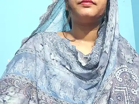 Emma 4433 online show from April 2, 2026, 1:51 pm