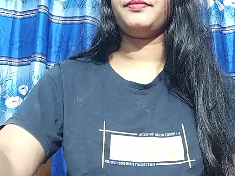 Emma 4433 online show from March 17, 2026, 4:43 pm