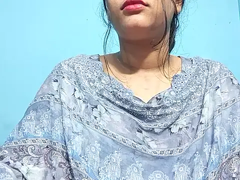 Emma 4433 online show from April 8, 2026, 5:03 pm