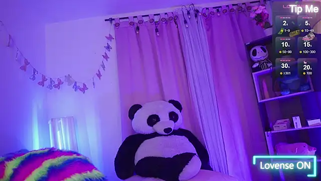 nahomy 2308 online show from April 22, 2026, 12:23 pm