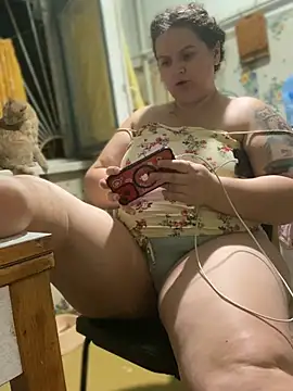 Nenssy555 online show from August 3, 2026, 7:20 pm