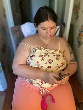 Nenssy555 online show from July 18, 2026, 11:19 am