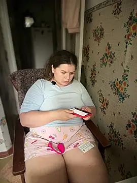 Nenssy555 online show from July 23, 2026, 2:24 pm