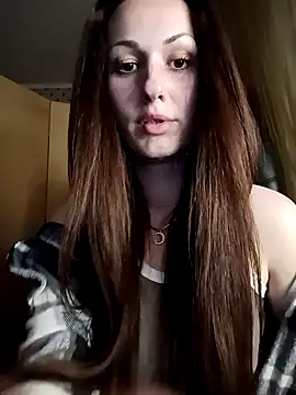 LunaCrystall online show from April 19, 2026, 6:21 pm