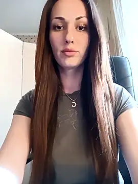 LunaCrystall online show from May 4, 2026, 3:59 pm
