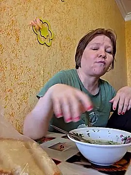  LOLA-LOLA  online show from May 13, 2026, 12:45 pm