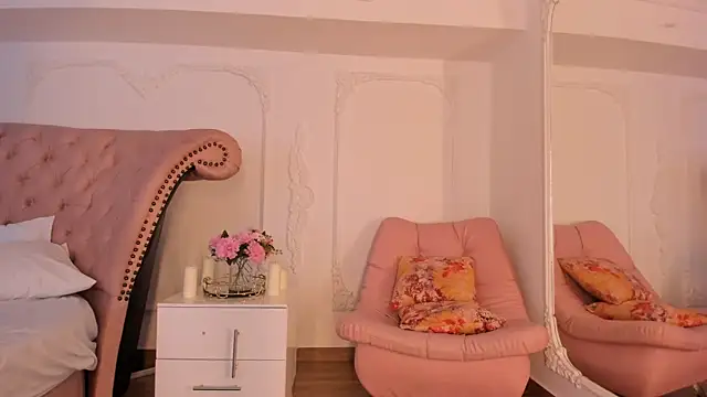 LucianaBlanco  online show from April 26, 2026, 3:09 pm