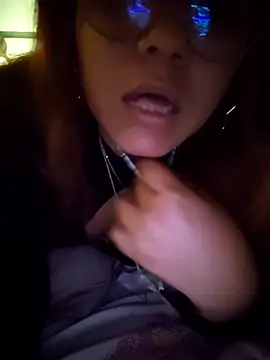 Snapshot of blurosa chatting on April 15, 2026, 11:05 pm blurosa online show from April 15, 2026, 11:05 pm