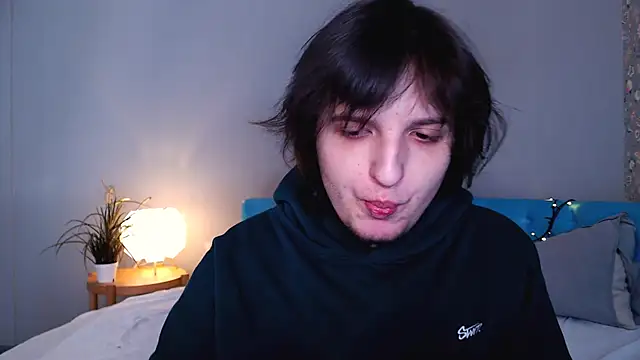 delalex online show from April 19, 2026, 9:28 pm