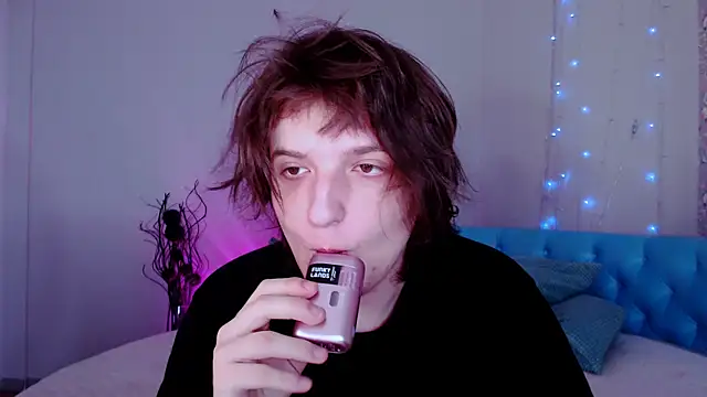 delalex online show from April 10, 2026, 9:38 am