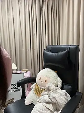 sisibaby20266 online show from May 3, 2026, 12:53 pm