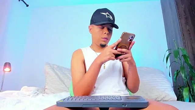 Snapshot of Randdy_333 chatting on March 11, 2026, 6:18 am Randdy 333 online show from March 11, 2026, 6:18 am