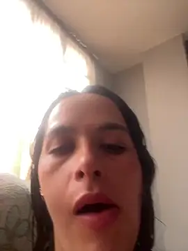 leila moretti online show from April 27, 2026, 5:44 pm