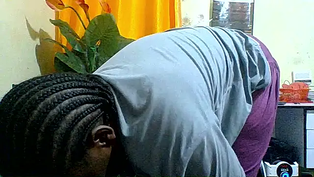 PantiesQueenOfAsses001 online show from June 19, 2026, 5:46 am