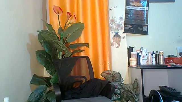 PantiesQueenOfAsses001 online show from August 1, 2026, 5:16 am