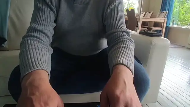 Snapshot of Buggemann chatting on June 11, 2026, 3:53 pm Buggemann online show from June 11, 2026, 3:53 pm