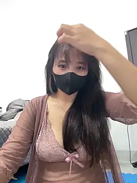 VyVy18 online show from May 7, 2026, 12:08 pm