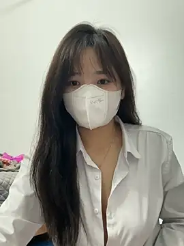 VyVy18 online show from May 1, 2026, 3:39 pm