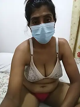 Snapshot of Amisha-35 chatting on July 9, 2026, 1:32 pm Amisha-35 online show from July 9, 2026, 1:32 pm