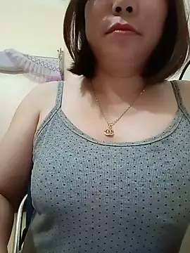 SingleeMomm online show from June 21, 2026, 4:35 pm
