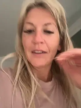 AtomBlondy online show from June 10, 2026, 5:19 am