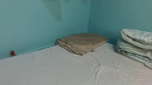 freaksixx online show from April 27, 2026, 2:42 am