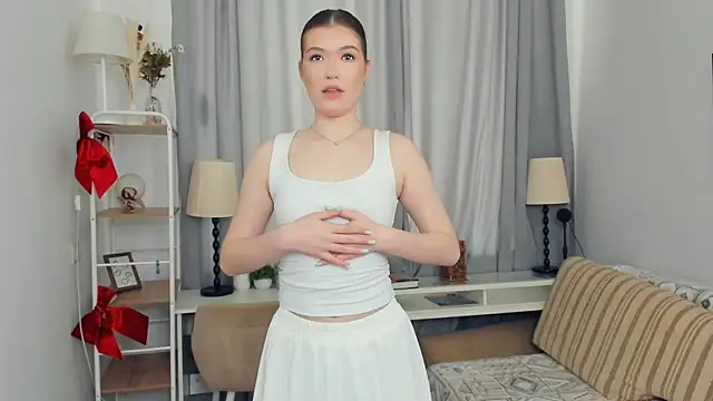 Snapshot of SierraVinz chatting on April 6, 2026, 6:47 am SierraVinz online show from April 6, 2026, 6:47 am