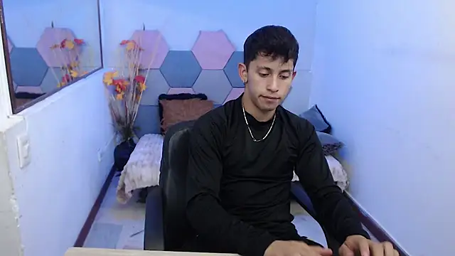Kei 23 online show from May 14, 2026, 4:09 am