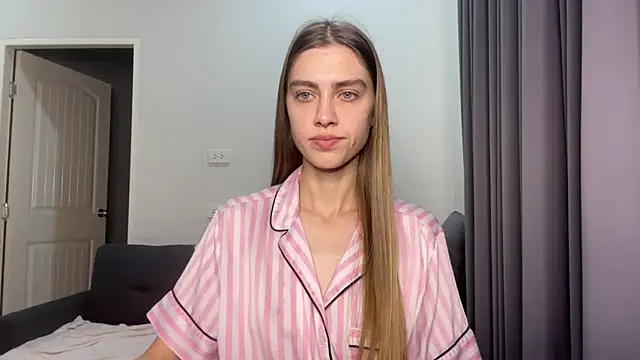 SonyaScarlett online show from March 18, 2026, 10:10 pm