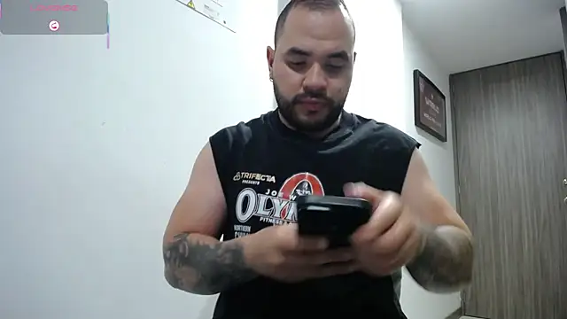 Snapshot of Axel_Dominus chatting on July 6, 2026, 8:32 am Axel Dominus online show from July 6, 2026, 8:32 am