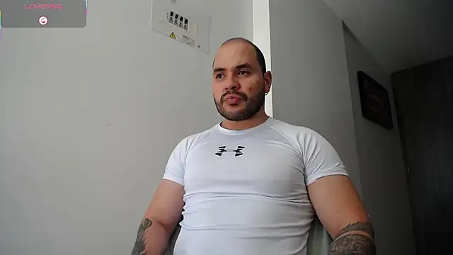 Snapshot of Axel_Dominus chatting on August 7, 2026, 3:29 pm Axel Dominus online show from August 7, 2026, 3:29 pm