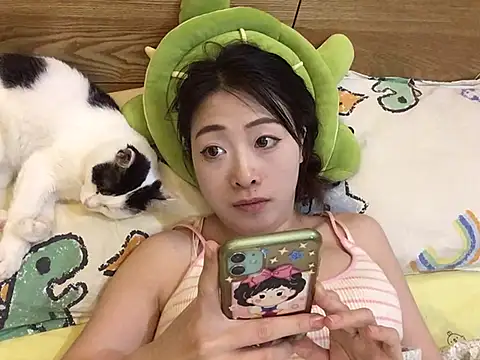 Snapshot of Lucky_guoguo1 chatting on July 30, 2026, 8:52 pm Lucky guoguo1 online show from July 30, 2026, 8:52 pm