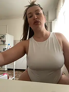 Snapshot of SweetCurvess chatting on March 19, 2026, 12:49 pm SweetCurvess online show from March 19, 2026, 12:49 pm