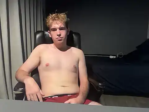 Snapshot of Che_18 chatting on March 21, 2026, 8:02 pm Che 18 online show from March 21, 2026, 8:02 pm