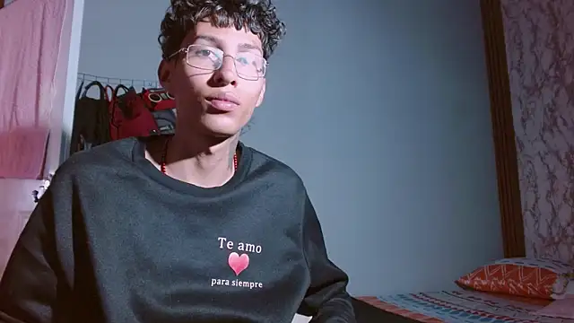 Snapshot of Daniel_DLuxxx chatting on March 25, 2026, 5:23 pm Daniel DLuxxx online show from March 25, 2026, 5:23 pm