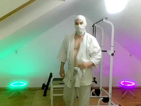NinjaLaser online show from May 1, 2026, 7:41 pm