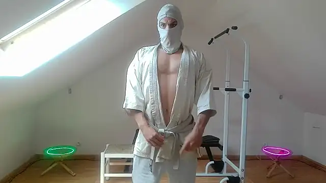 NinjaLaser online show from June 5, 2026, 11:49 am