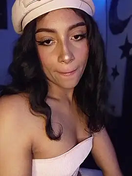 KattyBerryX online show from July 9, 2026, 8:41 pm