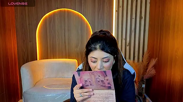 Lia queen tx online show from July 24, 2026, 3:24 am