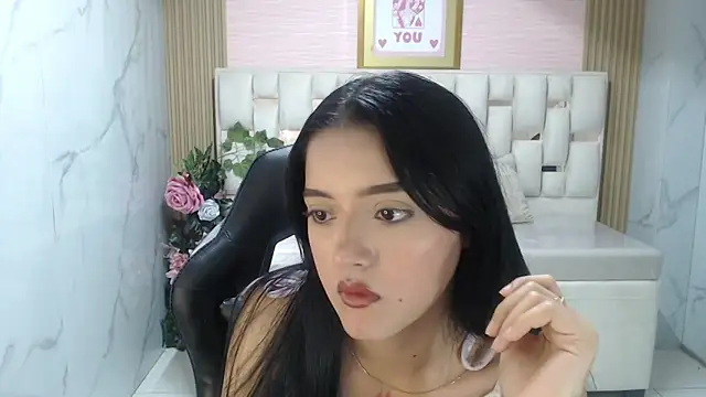 veronicaa s online show from March 12, 2026, 8:24 pm