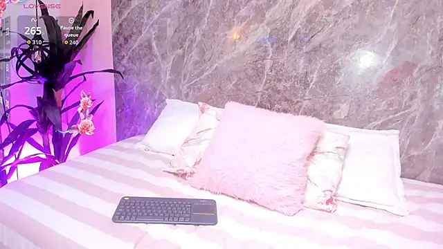 Megan Stein online show from April 29, 2026, 8:04 pm