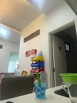 Cunzhangshibage02 online show from April 18, 2026, 1:52 am