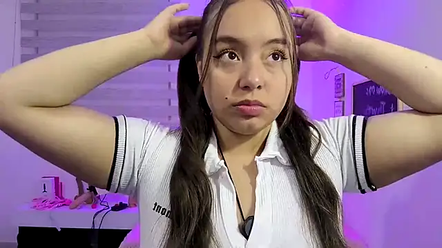 cherry valeria online show from May 30, 2026, 2:07 am