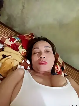 Lyly22x online show from April 23, 2026, 1:02 pm
