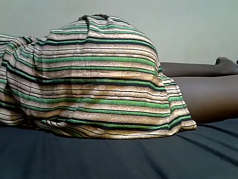 KendyQ  online show from April 8, 2026, 5:25 pm