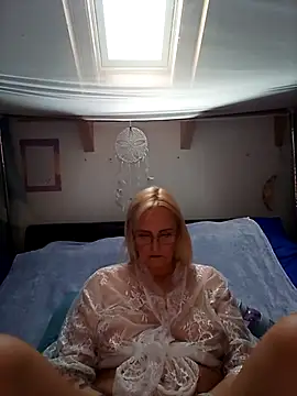 Snapshot of roxy_74 chatting on March 17, 2026, 9:45 am roxy 74 online show from March 17, 2026, 9:45 am