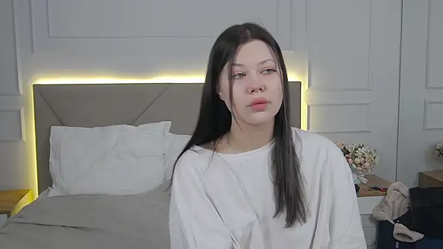 Sophie Rays online show from March 30, 2026, 11:11 am